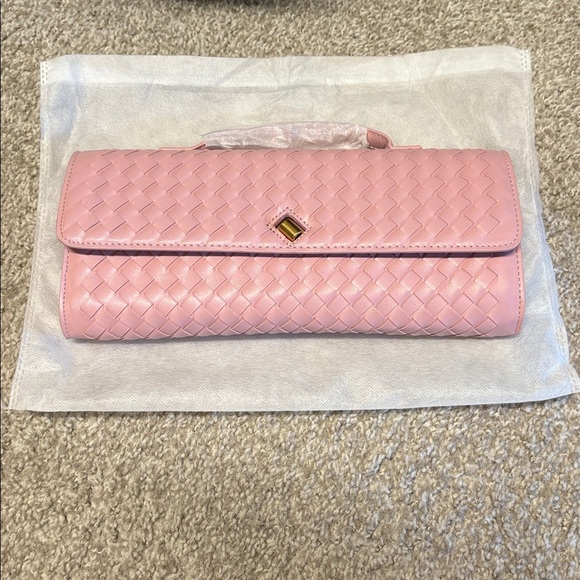 Pink intrecciato bag W/ detachable crossbody strap and plain dust bag included - Picture 3 of 14